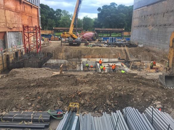 Essex On The Park tower crane stub