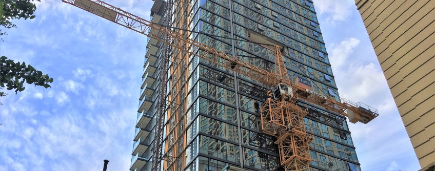 8 East Huron tower crane removal