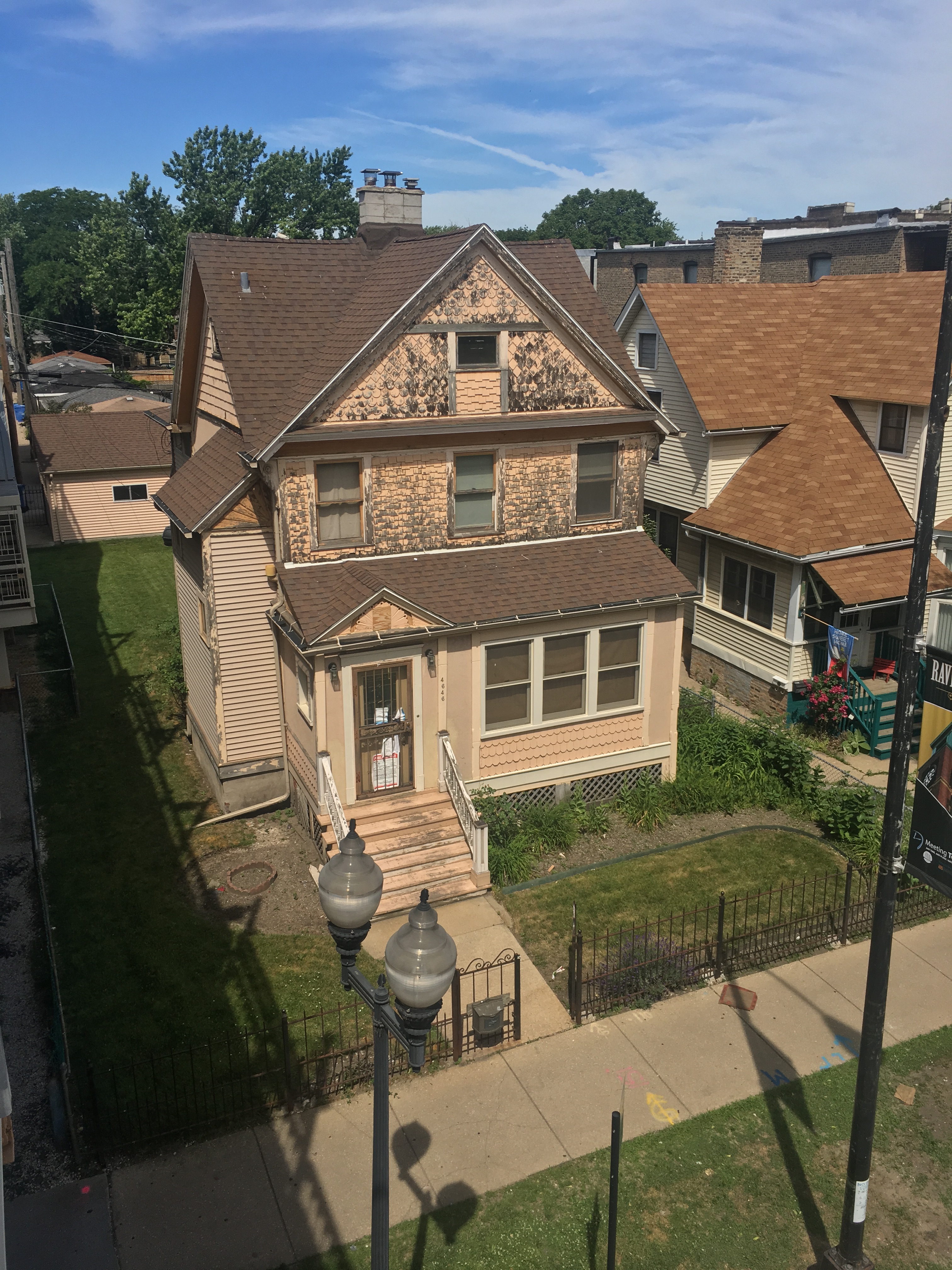 4646 North Damen Avenue