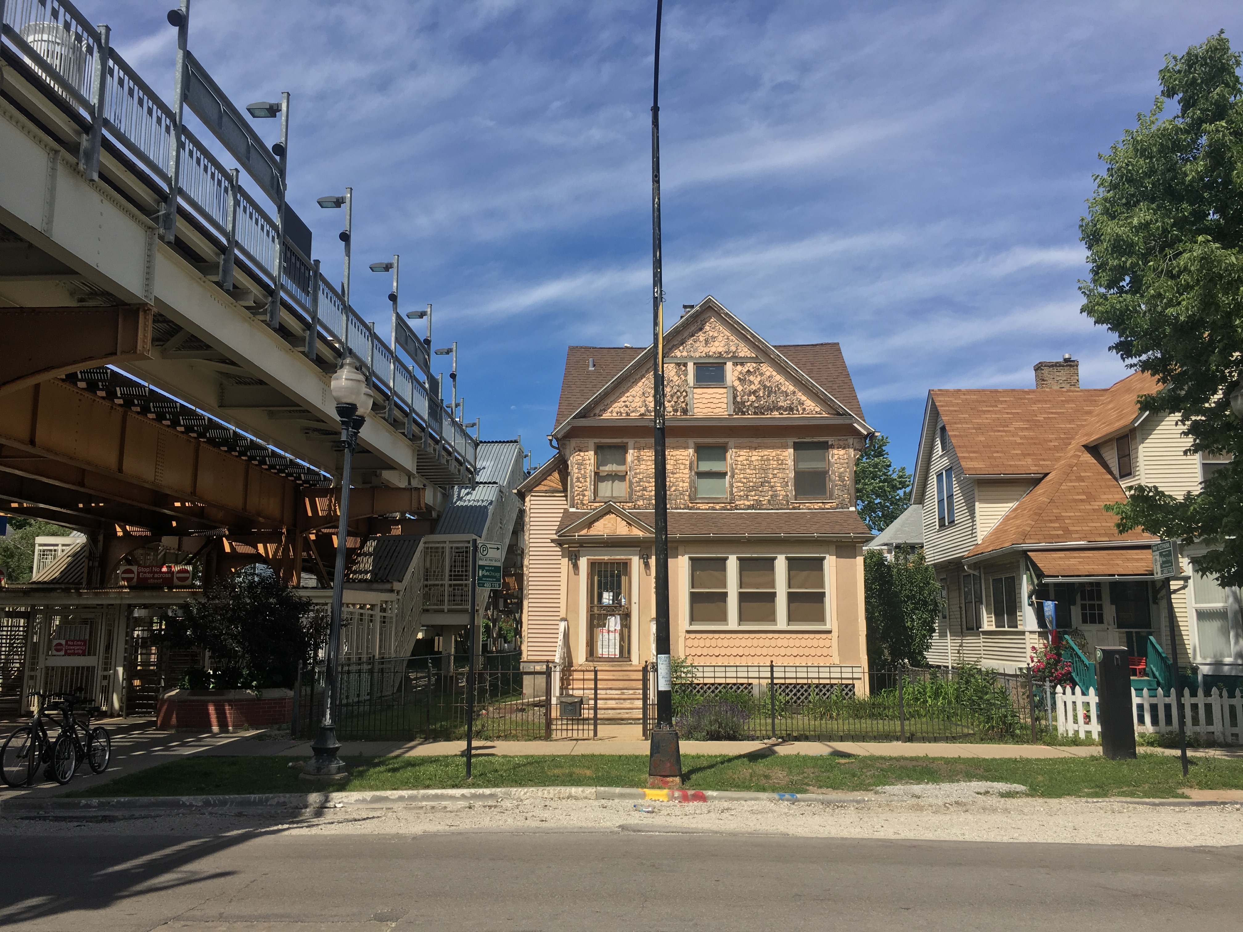 4646 North Damen Avenue