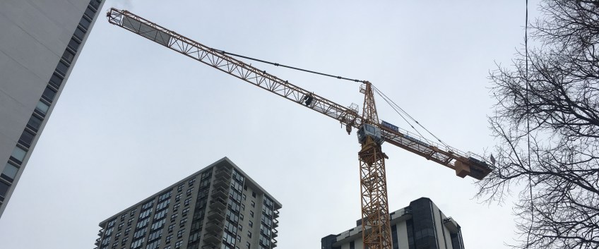 61 East Banks tower crane