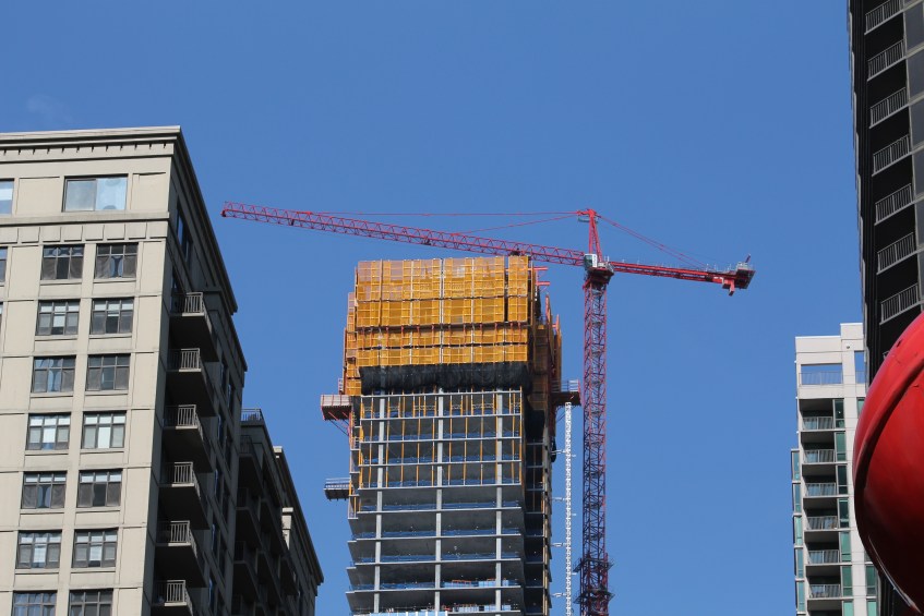 23 W Chicago (One Chicago) A