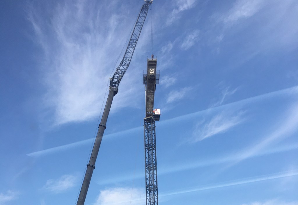 Tower crane erection at Advocate Illinois Masonic Medical Center, Lake View, Chicago