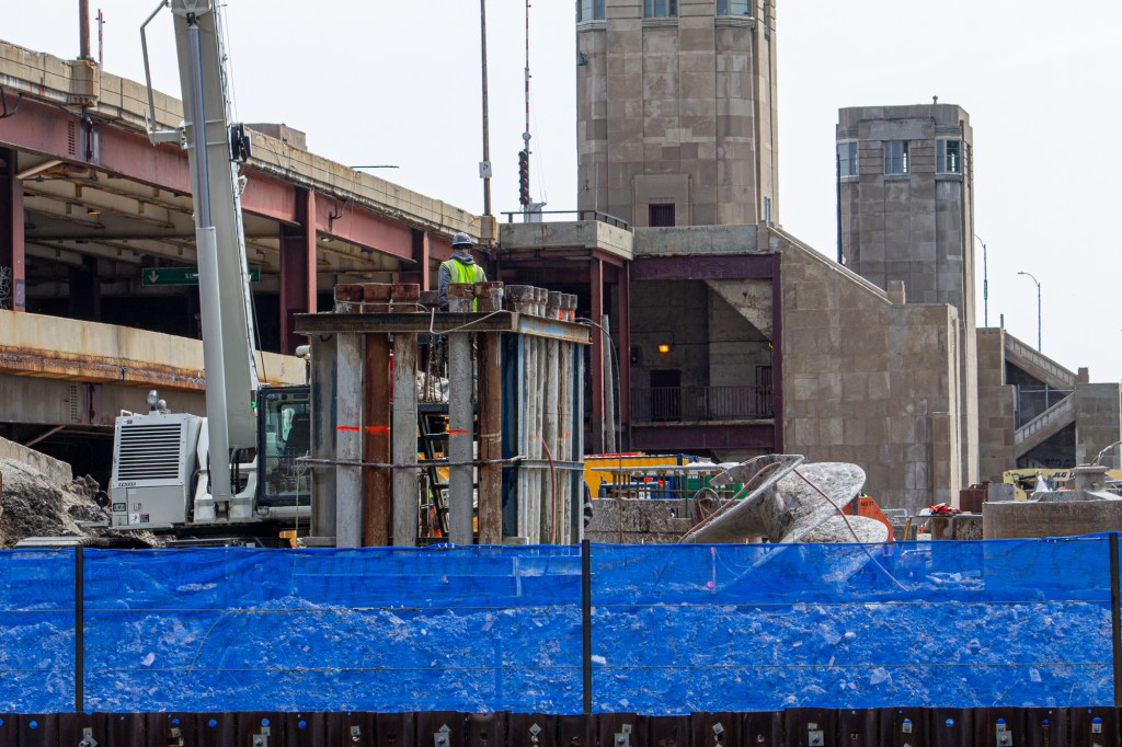 400 Lake Shore North Tower construction